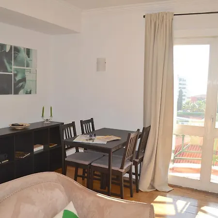Rh Estrela 27, Lisbon